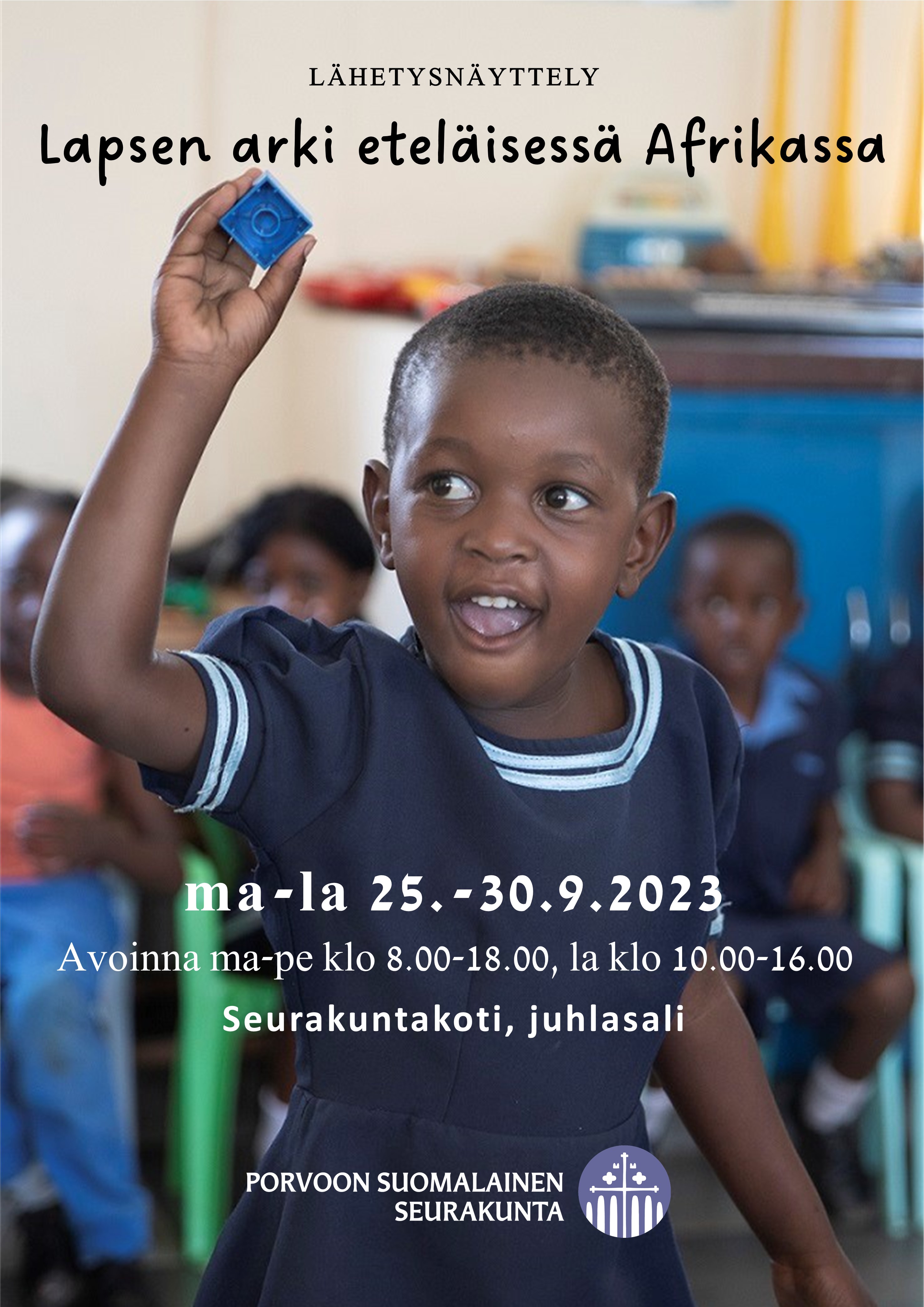 Zimbabwelainen lapsi kädessään lego