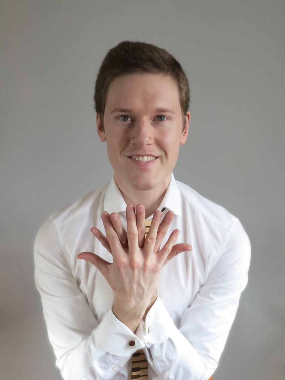 Kesämusiikkia tuomiokirkossa Kuvassa pianisti Philip Ljung