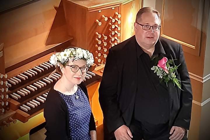 Kesämusiikkia tuomiokirkossa Kaisa Sidoroff ja Jarkko Yli-Annala urkuparvella